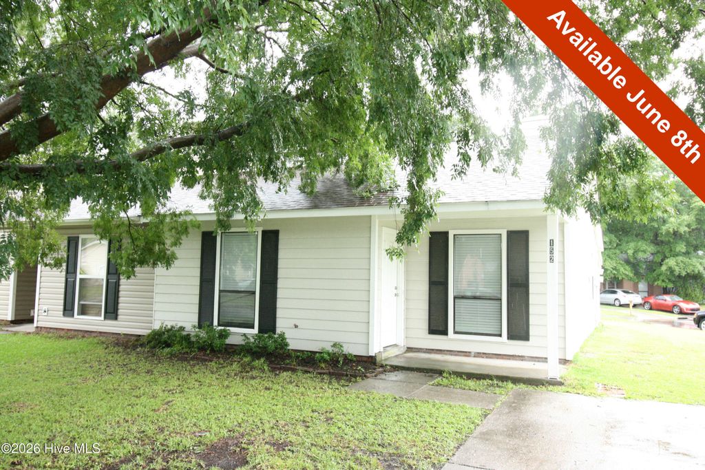 Photo of 152 Village Circle, Jacksonville, NC 28546 (MLS # 100569376)