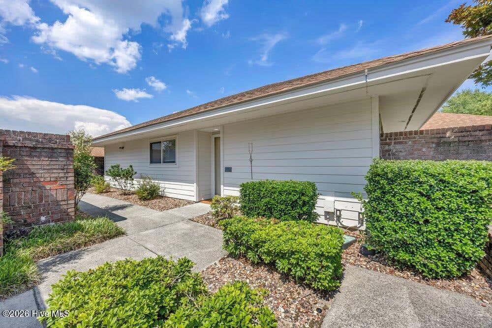 Photo of 908 Summerlin Falls Court, Wilmington, NC 28412 (MLS # 100588016)