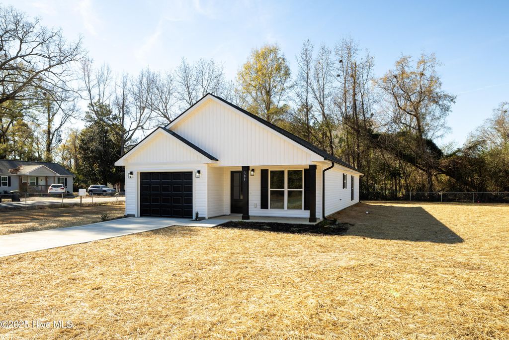 Photo of 304 S West Street, Roseboro, NC 28382 (MLS # 100545717)