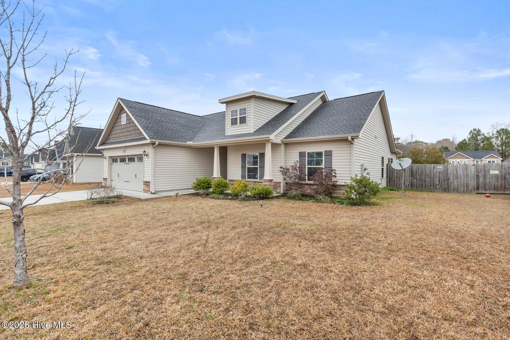 Photo of 518 New Hanover Trail, Jacksonville, NC 28546 (MLS # 100557134)