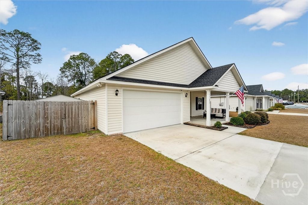 Photo of 1213 Market Street, Darien, GA 31305 (MLS # SA347442)
