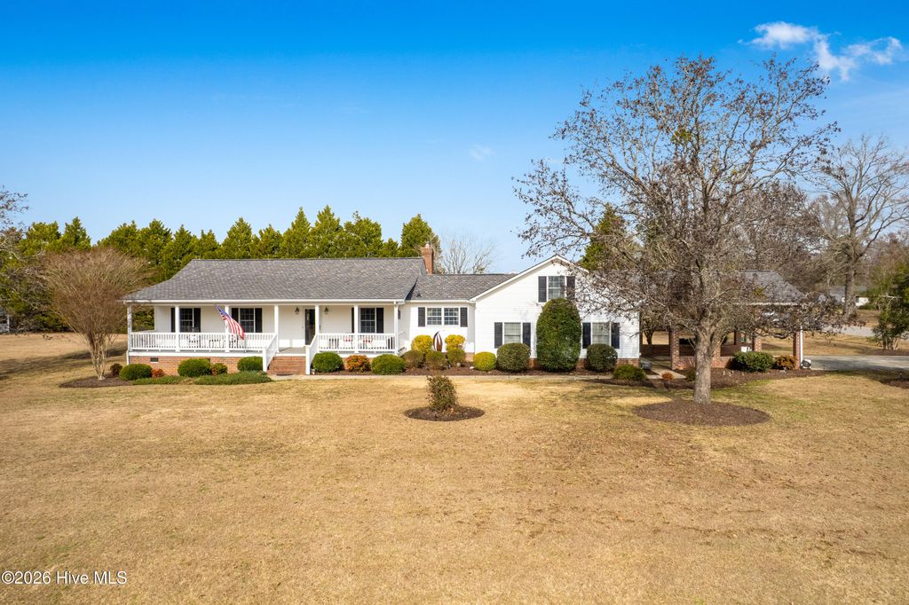 Photo of 342 Riverfront Drive, Hertford, NC 27944 (MLS # 100556029)