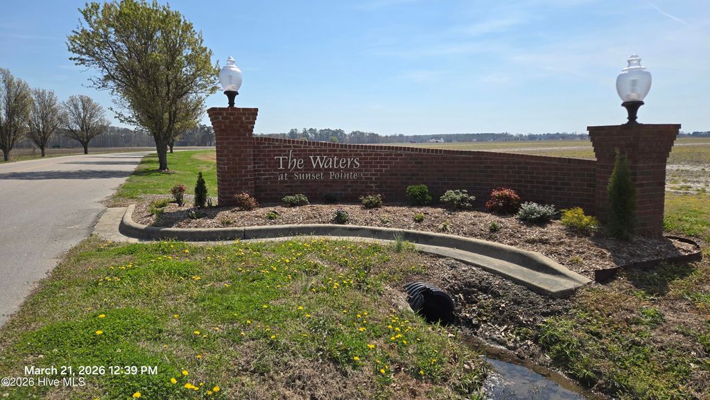 Photo of 490 Pointe Vista Drive, Elizabeth City, NC 27909 (MLS # 100564605)