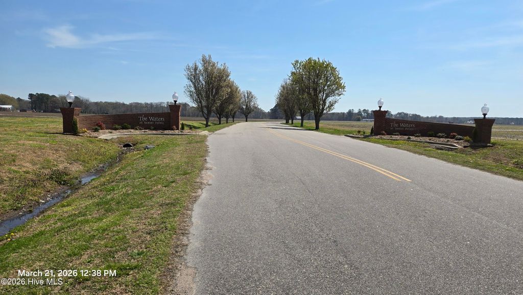 Photo of 490 Pointe Vista Drive, Elizabeth City, NC 27909 (MLS # 100564605)