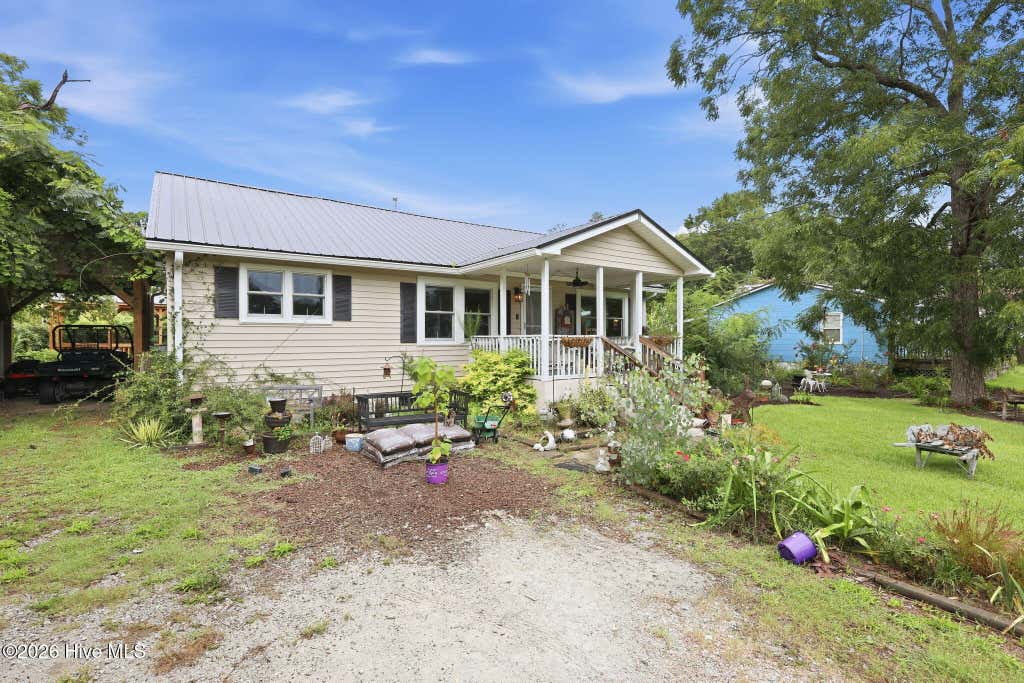 Photo of 102 Ellington Street, New Bern, NC 28560 (MLS # 100594128)