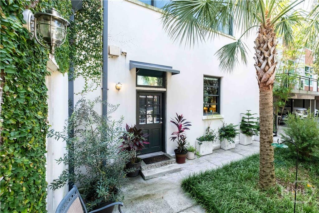 Photo of 528 Selma Street #B, Savannah, GA 31401 (MLS # SA363178)