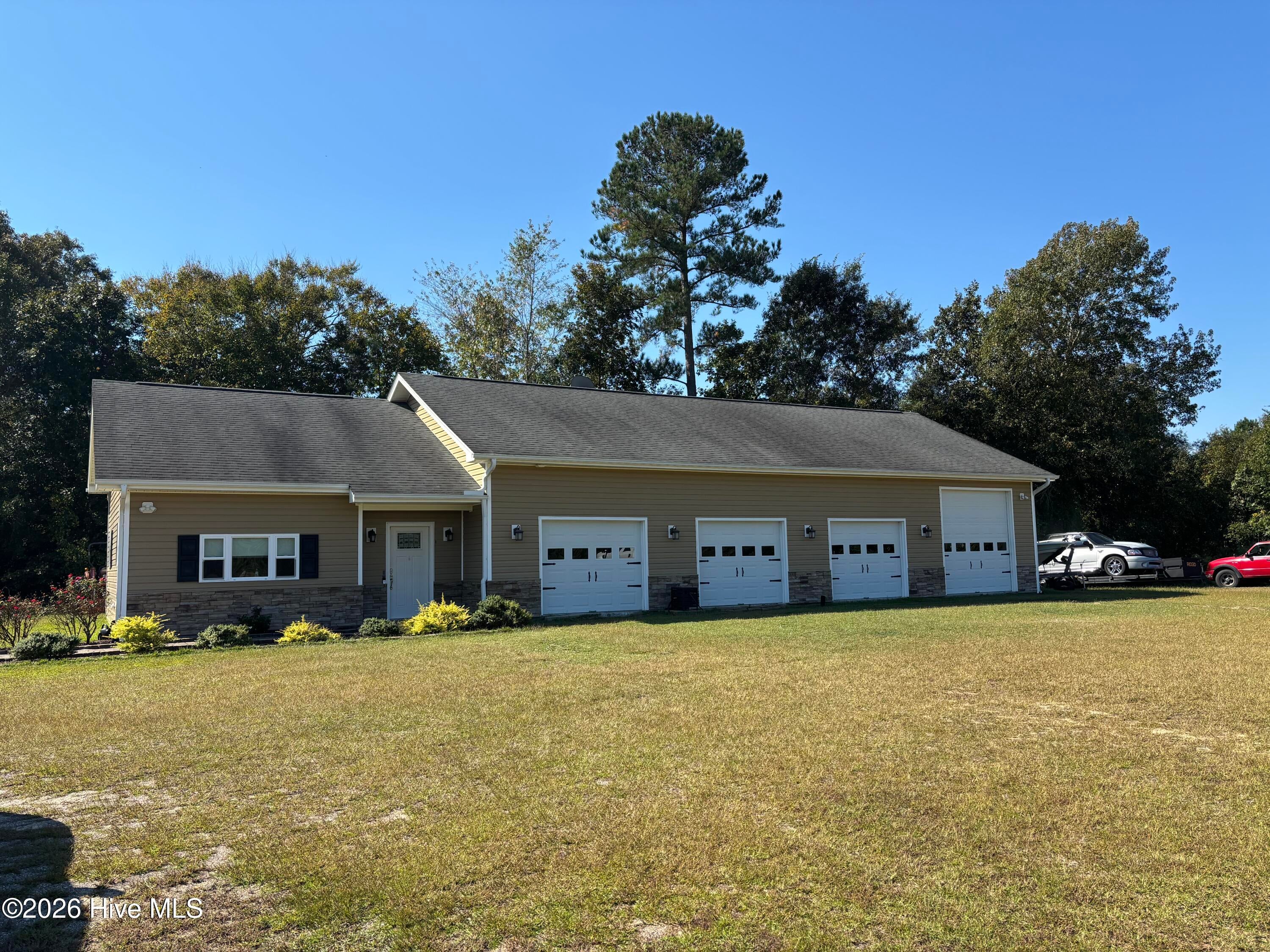 593 La Wane Lane