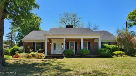 Homes For Sale - 105 Finch Street<br/> Sampson County, Clinton, NC 28328