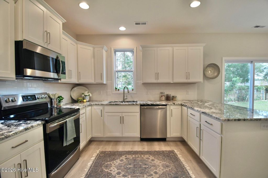 Photo of 1029 Davidson Avenue NE, Leland, NC 28451 (MLS # 100550903)