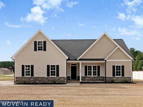 Homes For Sale - 102 Chester Place<br/> Pikeville, NC 27863