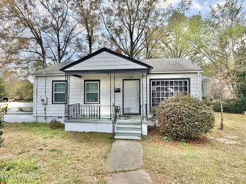 Homes For Sale - 1025 E Caswell Street<br/> Lenoir County, Kinston, NC 28501