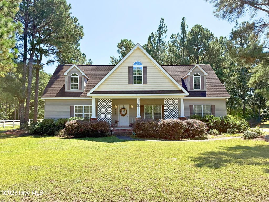 Photo of 115 Ashleigh Boulevard, Aberdeen, NC 28315 (MLS # 100530384)