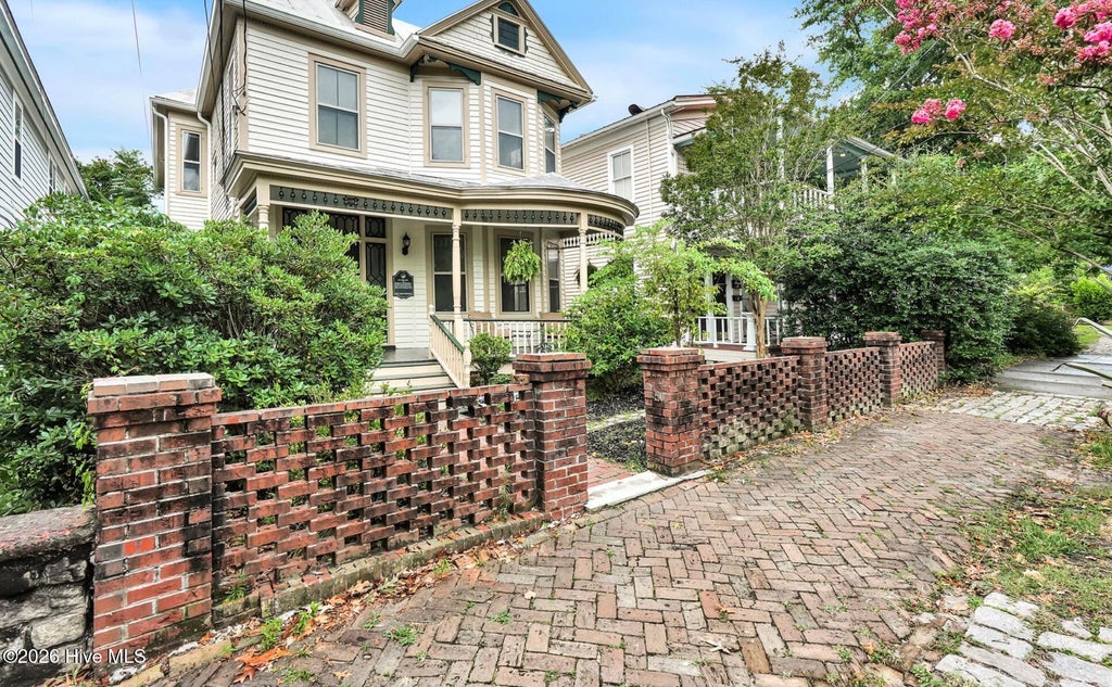 Photo of 608 Orange Street, Wilmington, NC 28401 (MLS # 100583909)