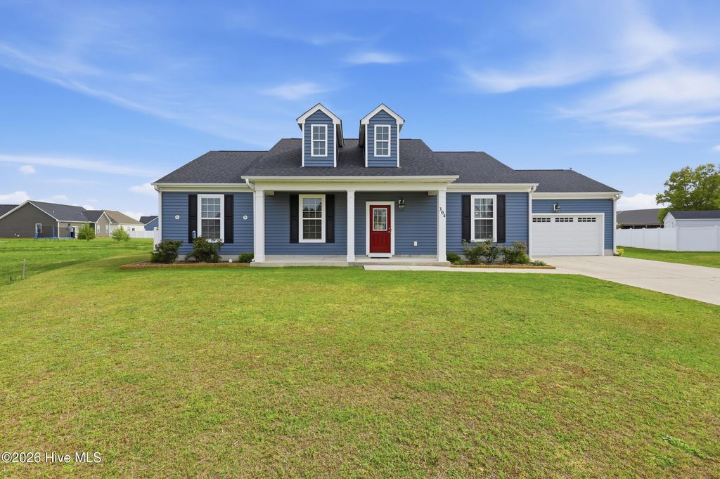Photo of 304 Mizzen Way, Elizabeth City, NC 27909 (MLS # 100566516)