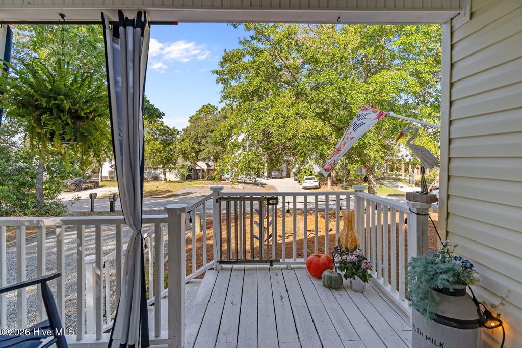 Photo of 212 NE 33rd Street, Oak Island, NC 28465 (MLS # 100559480)