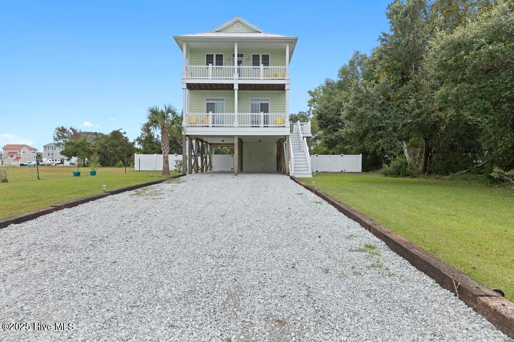 Photo of 184 Grandview Drive, Sneads Ferry, NC 28460 (MLS # 100557456)