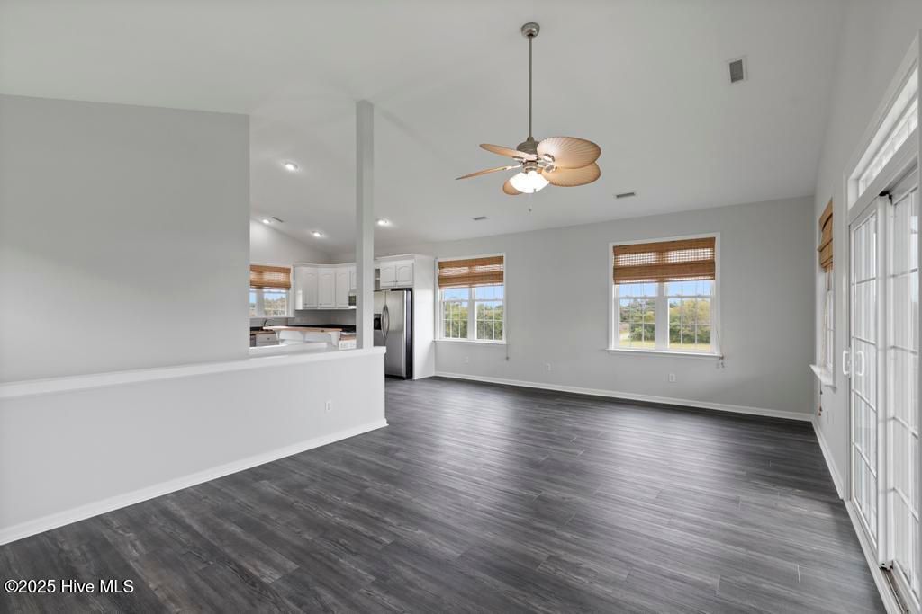 Photo of 184 Grandview Drive, Sneads Ferry, NC 28460 (MLS # 100557456)