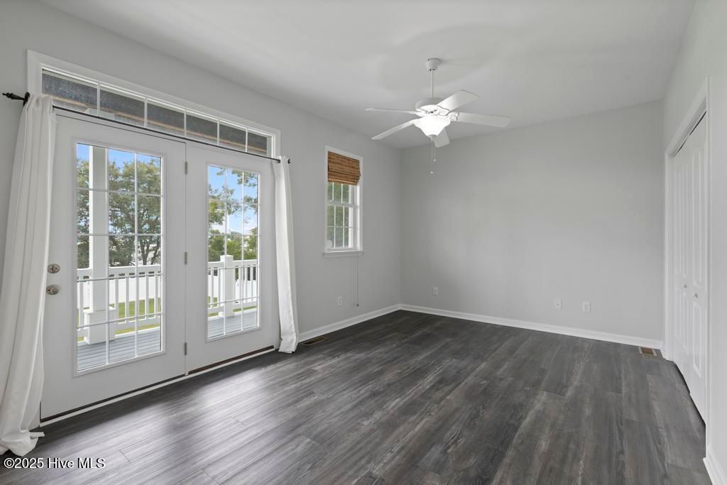 Photo of 184 Grandview Drive, Sneads Ferry, NC 28460 (MLS # 100557456)