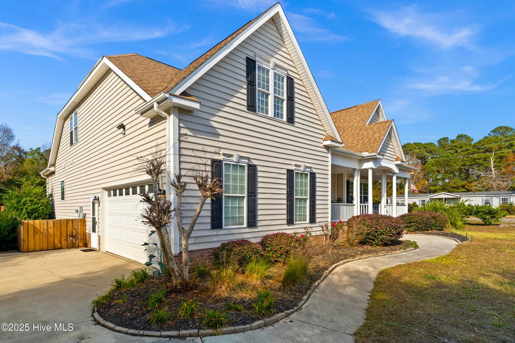 Photo of 100 Lindy Court, Hampstead, NC 28443 (MLS # 100538387)