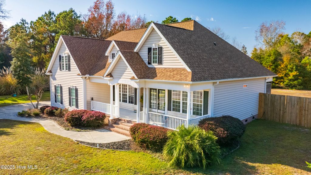 Photo of 100 Lindy Court, Hampstead, NC 28443 (MLS # 100538387)