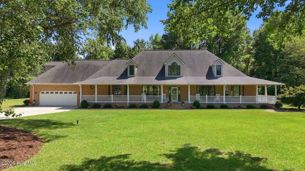 Photo of 215 Edgebrook Drive, Pikeville, NC 27863 (MLS # 100583892)