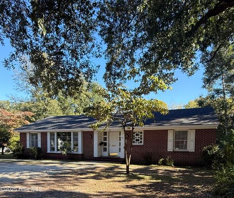 Homes For Sale - 401 Marlboro Street<br/> Hamlet, NC 28345