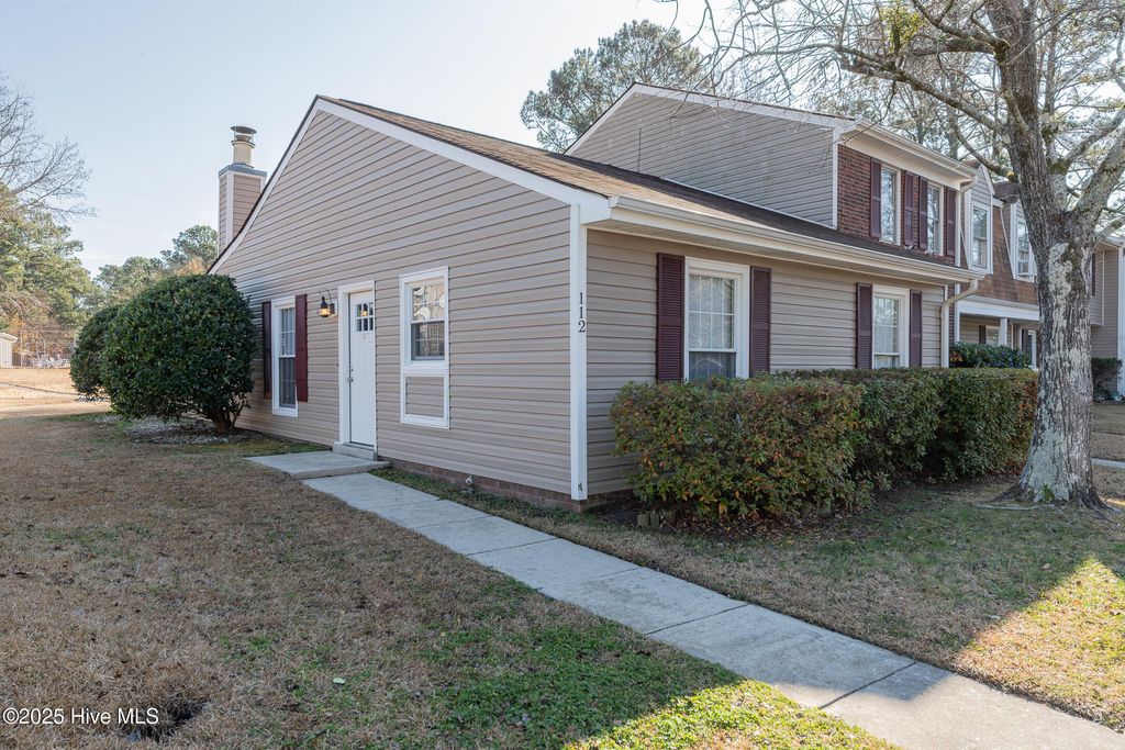 Photo of 112 Palace Circle, Jacksonville, NC 28546 (MLS # 100546793)