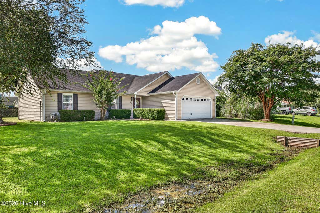 Photo of 122 Glenwood Drive, Hubert, NC 28539 (MLS # 100595053)