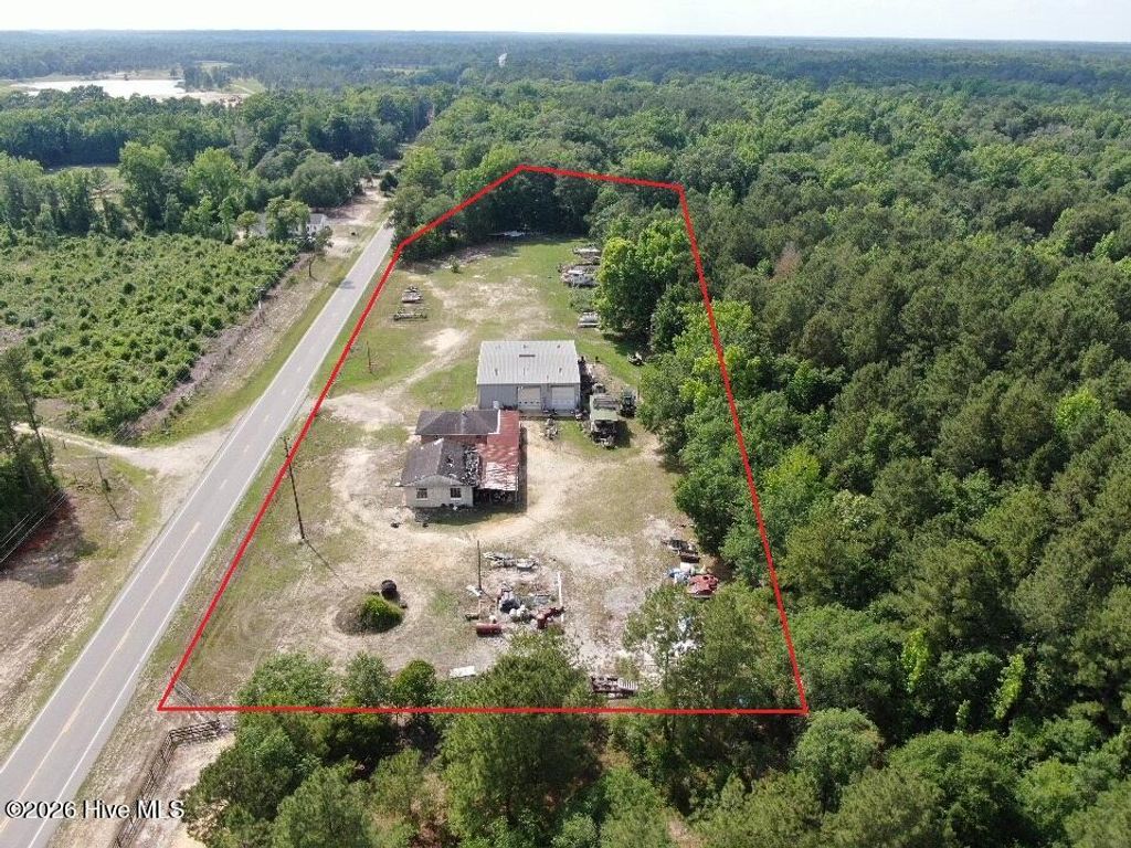 Photo of 1434 Nc 53 Highway W, Elizabethtown, NC 28337 (MLS # 100577709)