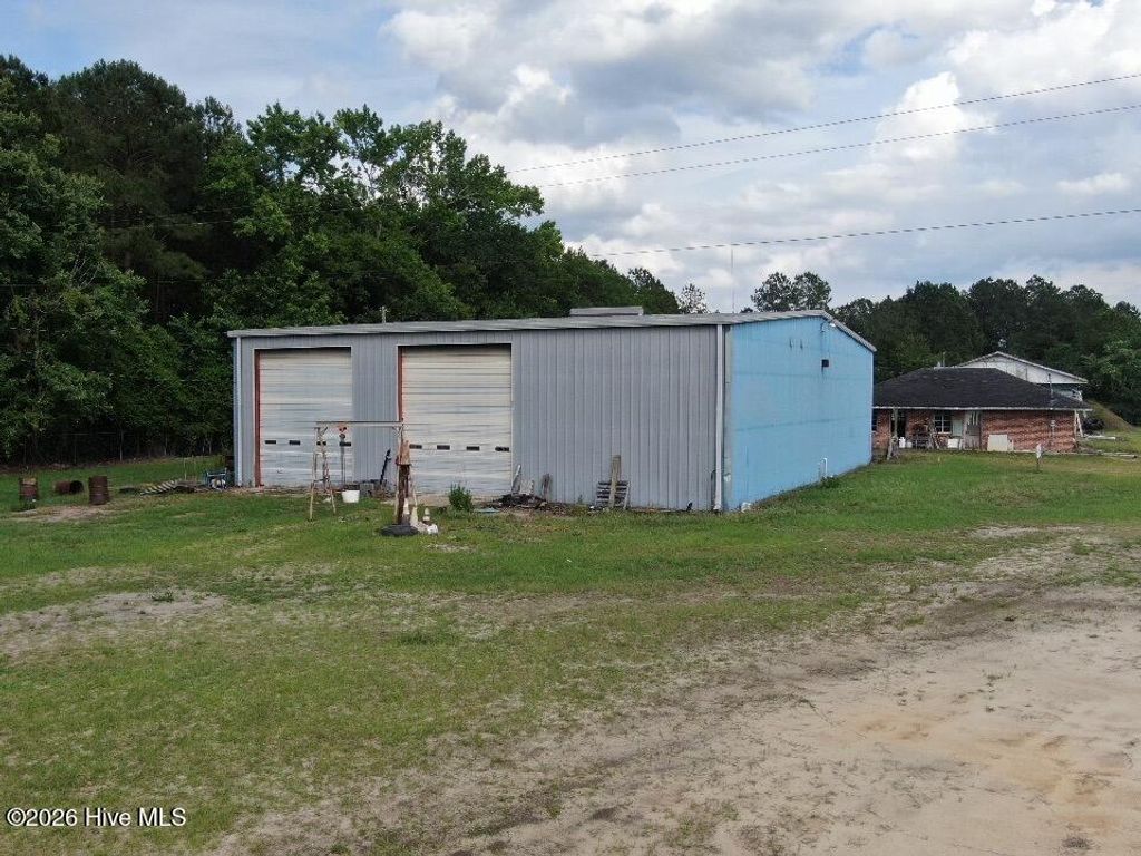 Photo of 1434 Nc 53 Highway W, Elizabethtown, NC 28337 (MLS # 100577709)