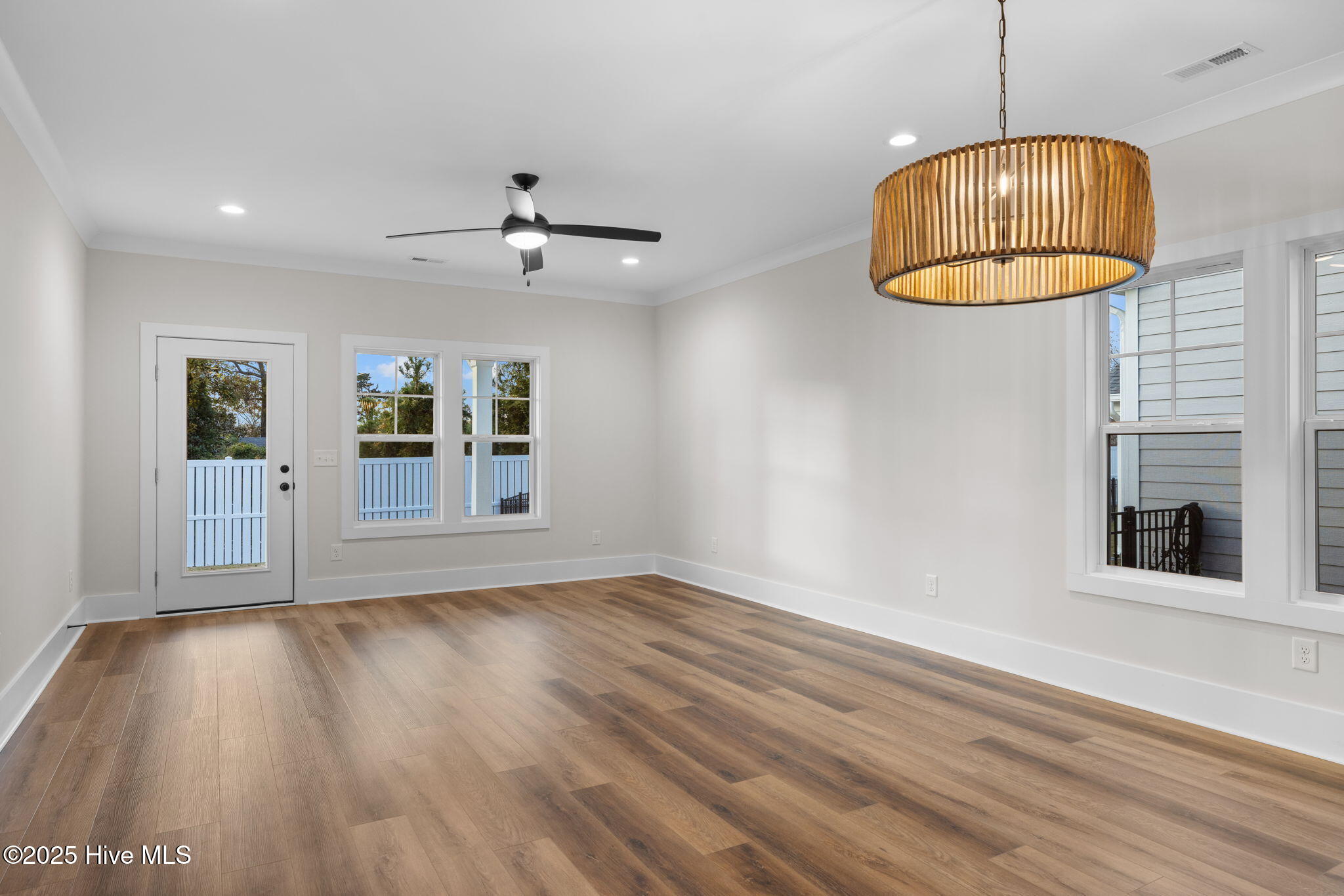 116 Pine View Boulevard