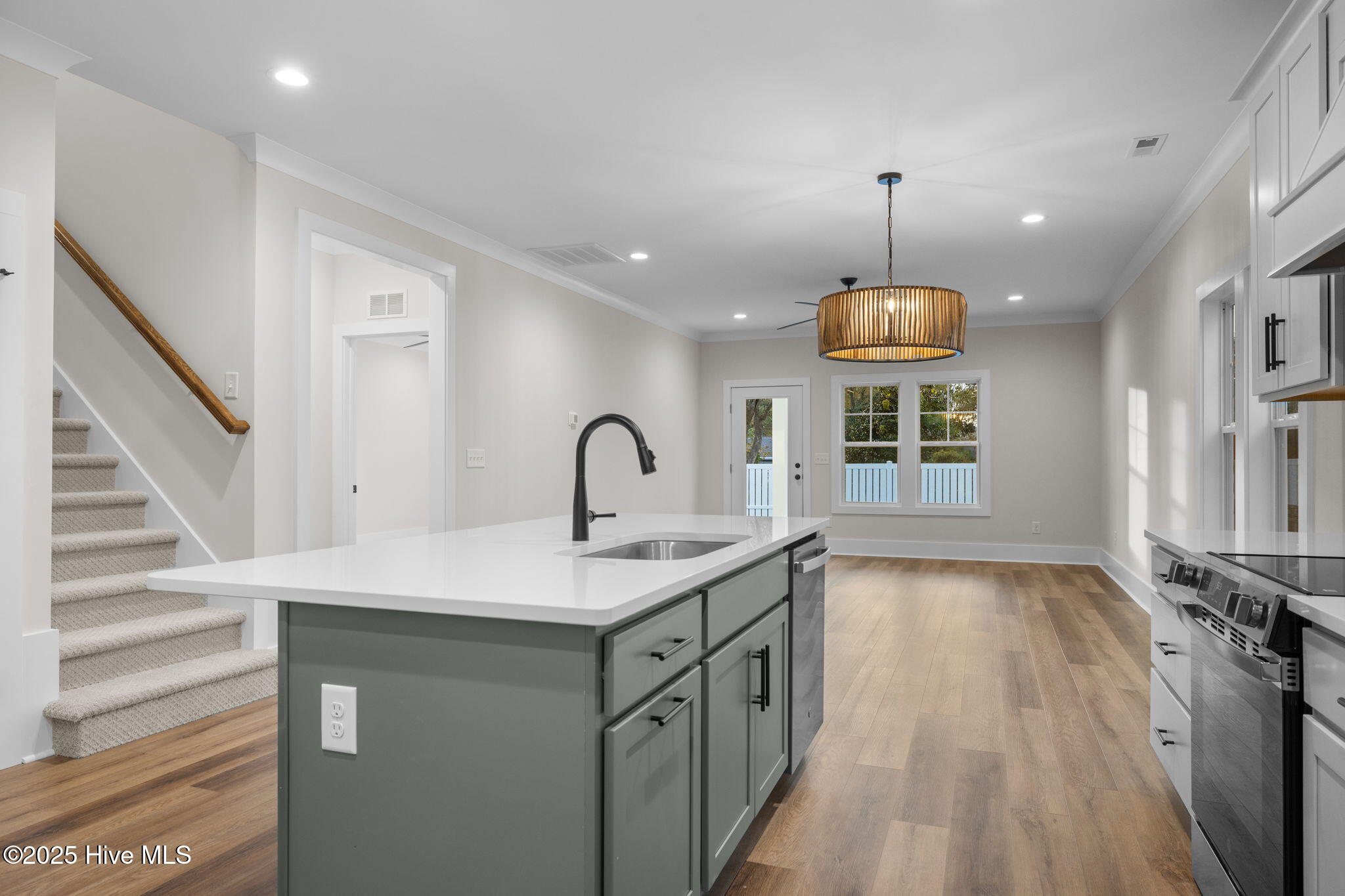 116 Pine View Boulevard