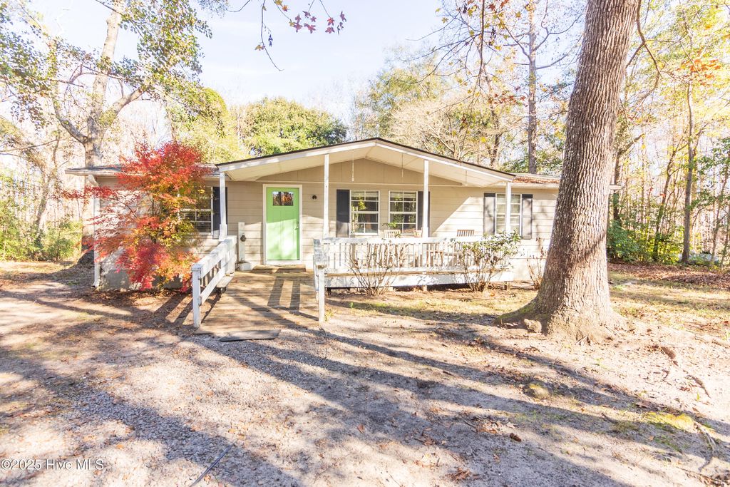 Photo of 312 Peanut Road, Hampstead, NC 28443 (MLS # 100545695)