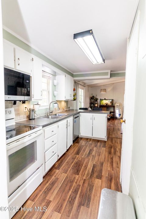 Tiny photo for 312 Peanut Road, Hampstead, NC 28443 (MLS # 100545695)