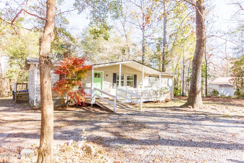 Photo of 312 Peanut Road, Hampstead, NC 28443 (MLS # 100545695)