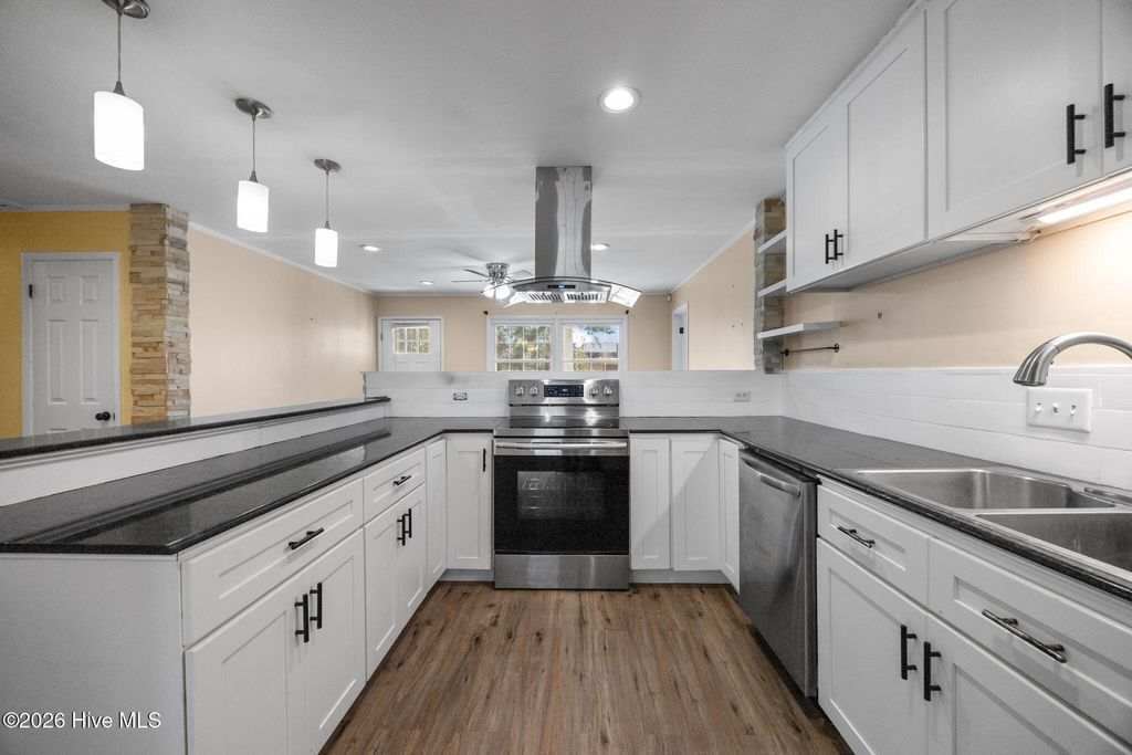 Photo of 323 Cardinal Road, Jacksonville, NC 28546 (MLS # 100554228)