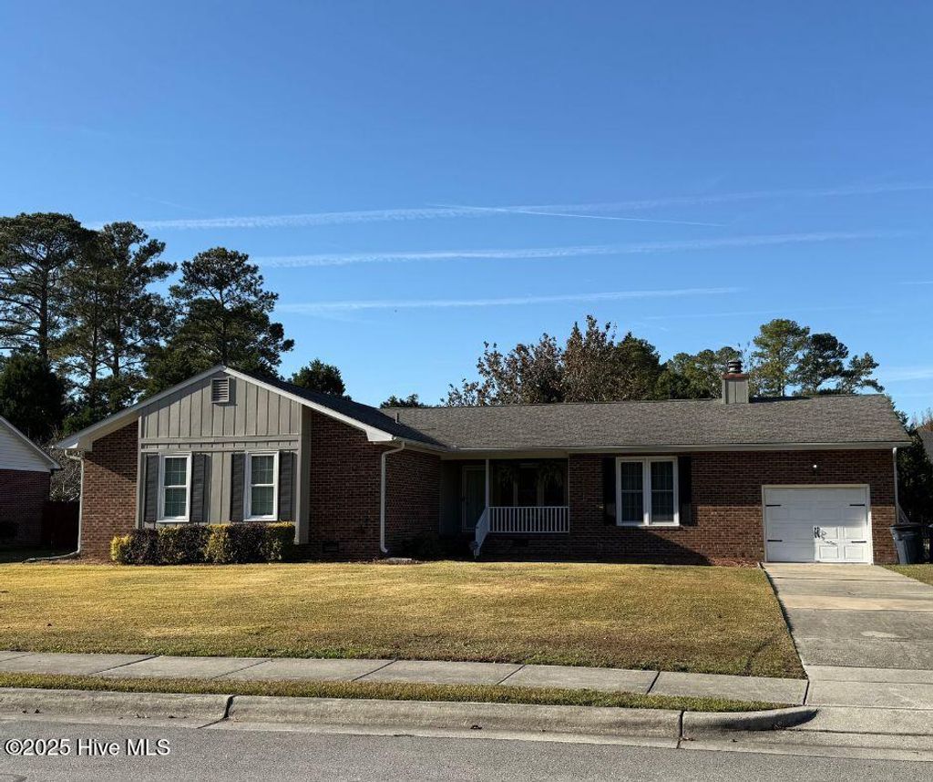Photo of 2602 Northwoods Drive, Jacksonville, NC 28540 (MLS # 100546000)