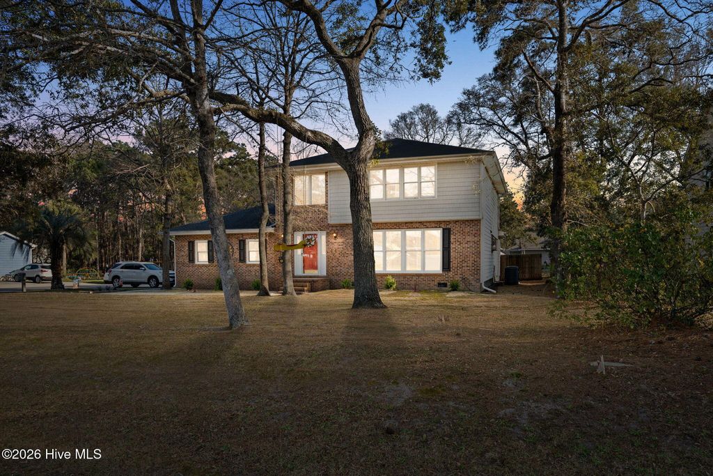 Photo of 1706 Bay Tree Court SW, Ocean Isle Beach, NC 28469 (MLS # 100562881)