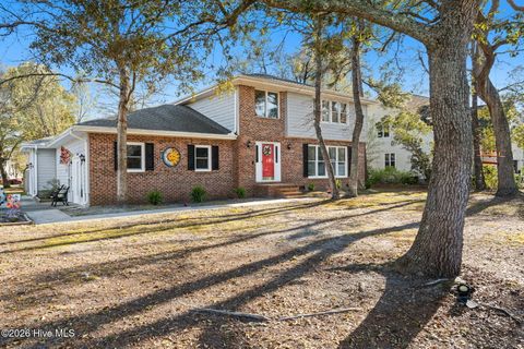 Homes For Sale - 1706 Bay Tree Court<br/> Ocean Isle Beach, NC 28469