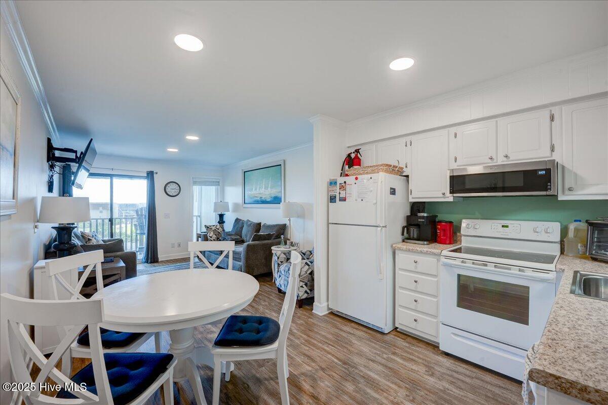 2008 E Ft Macon Road E14