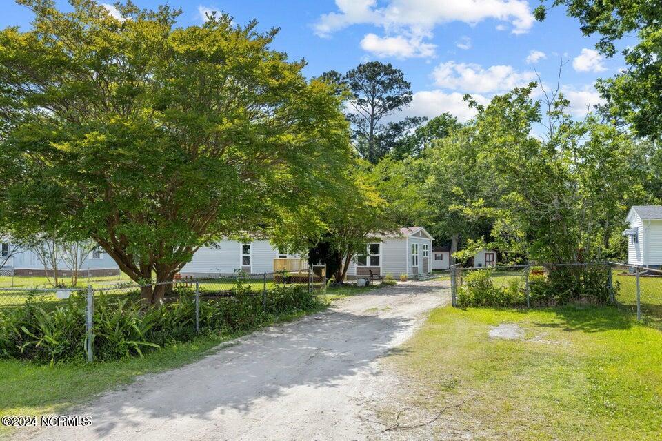 Photo of 308 Queens Road, Hubert, NC 28539 (MLS # 100586974)