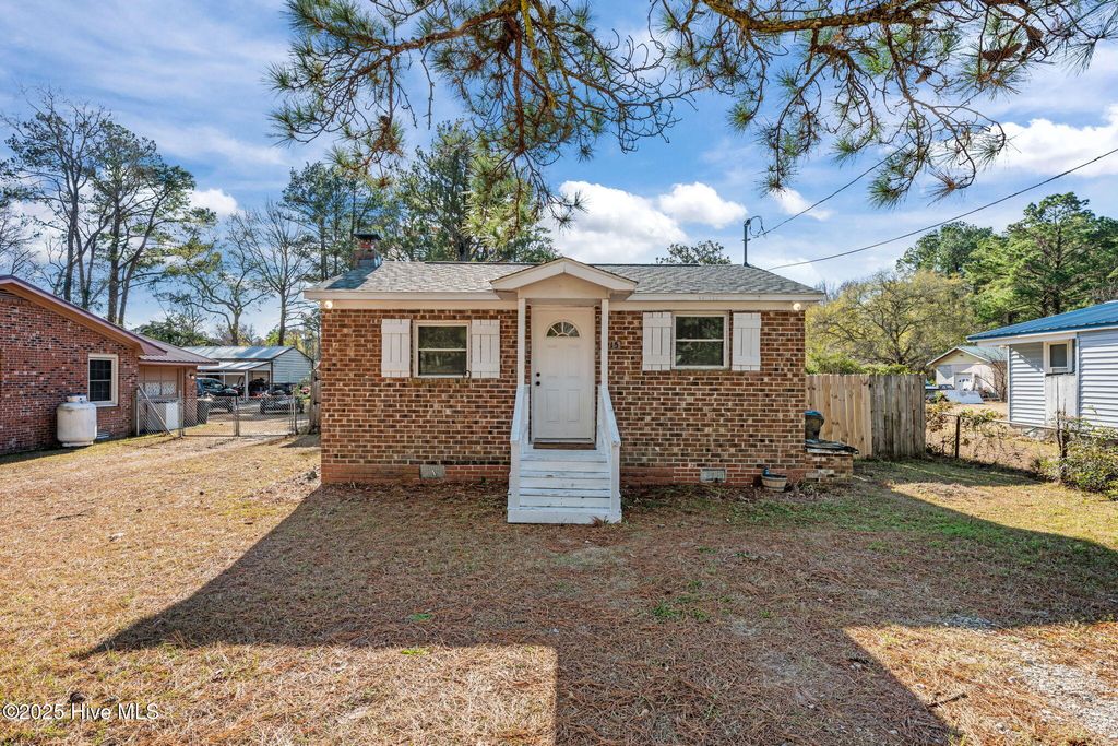 Photo of 1915 Evans Street, New Bern, NC 28562 (MLS # 100545522)