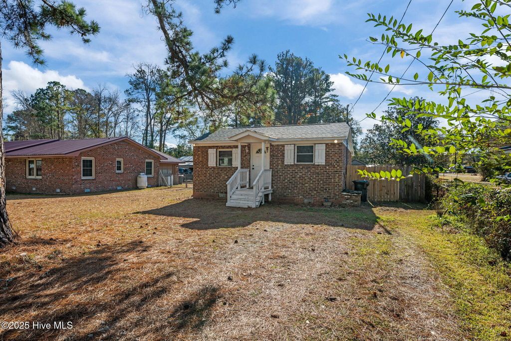 Photo of 1915 Evans Street, New Bern, NC 28562 (MLS # 100545522)
