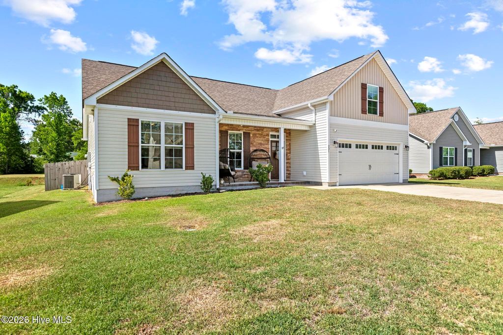 Photo of 231 Holly Grove Court E, Jacksonville, NC 28540 (MLS # 100570917)