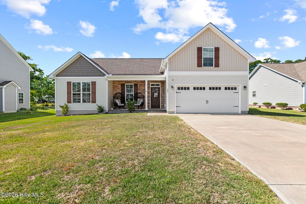 Photo of 231 Holly Grove Court E, Jacksonville, NC 28540 (MLS # 100570917)