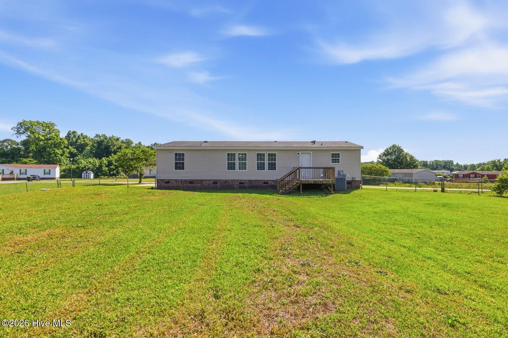 Photo of 203 Buffy Court, Richlands, NC 28574 (MLS # 100574335)