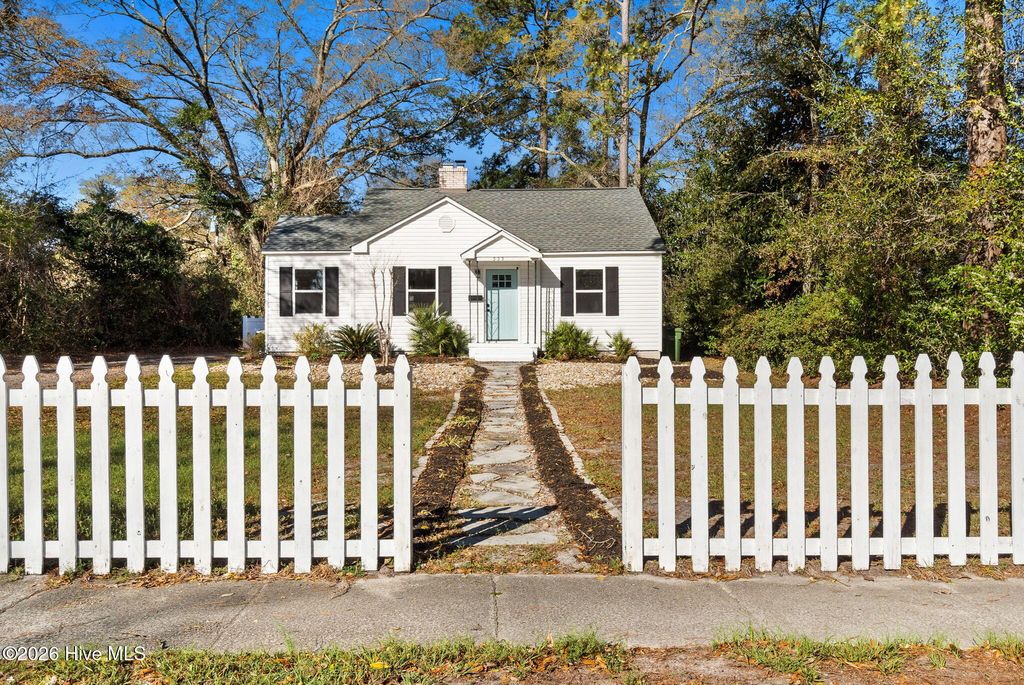 Photo of 523 N 23rd Street, Wilmington, NC 28405 (MLS # 100560959)