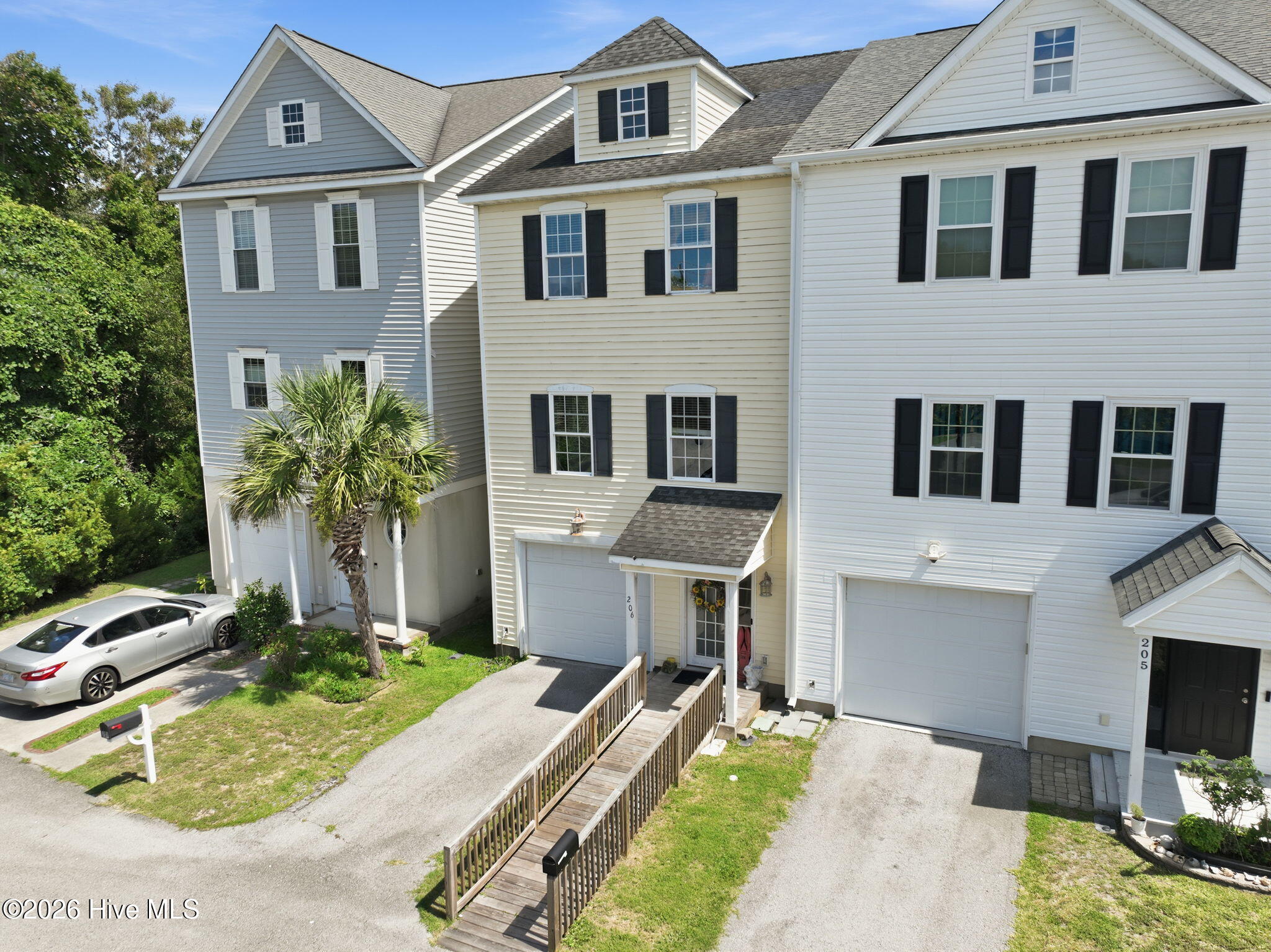 1800 Bay Street 206