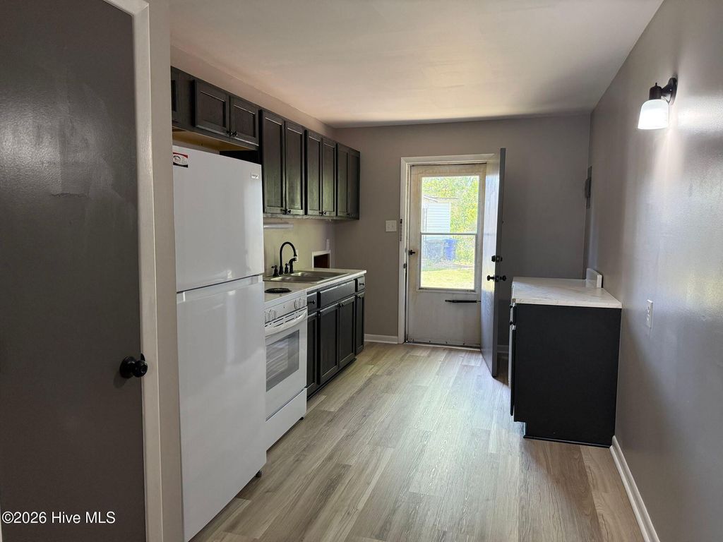 Photo of 312 Roosevelt Road #B, Jacksonville, NC 28540 (MLS # 100567952)