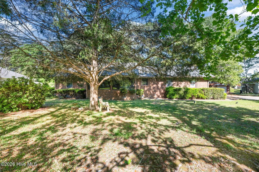 Photo of 4802 Meadow Court Drive, New Bern, NC 28562 (MLS # 100569140)